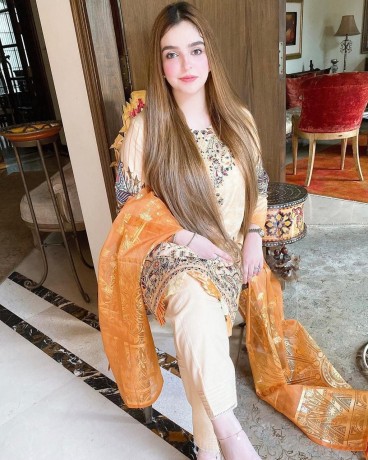 eliito-viewers-i-am-independent-lums-university-girl-in-lahore-big-0